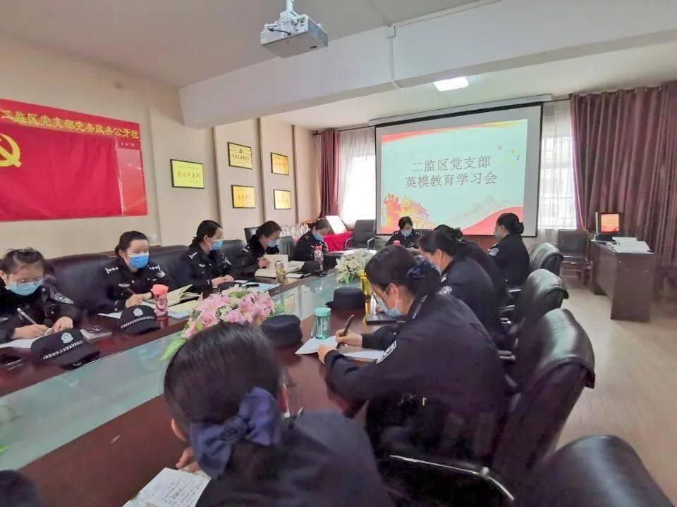 《神隐》躲过了25岁古偶小花赵露思，却被29岁酷似李若彤的她惊艳